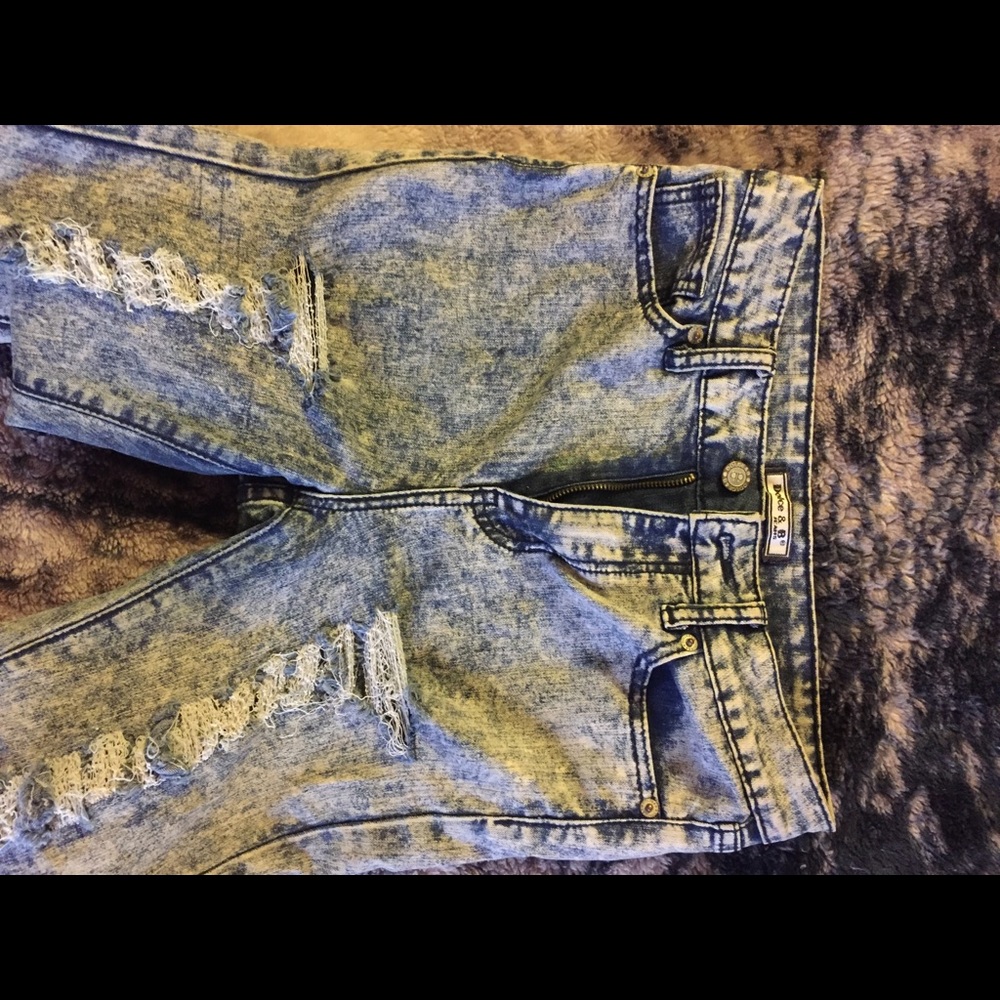Ripped jeans - Picture 3 of 3
